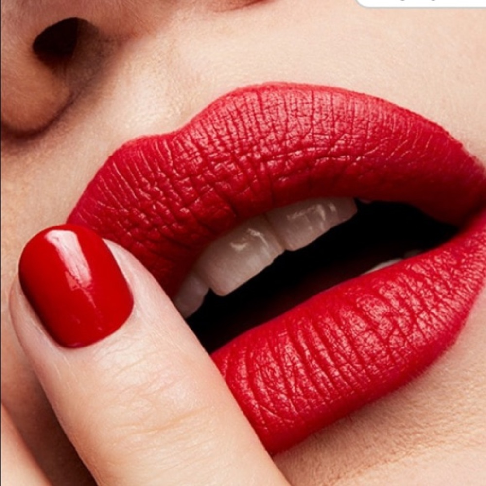 BUY ONE GET ONE FREE!OUT OF DATE! OLD PACKAGING M.A.C Ruby Woo Matte Lipstick 💄 - Picture 3 of 9